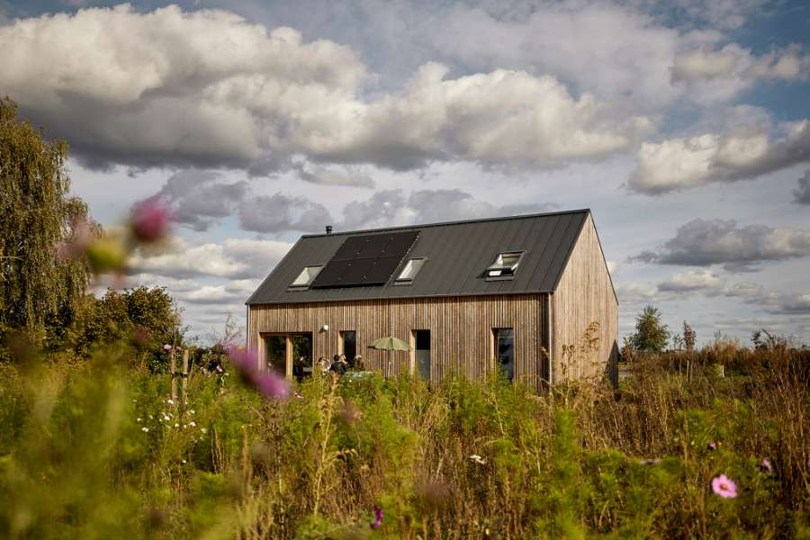 Die Ruhe kehrt ein unter einem Stahldach auf einem idyllischen Naturgrundstück, Fischerstraße 11d, 14778 Päwesin